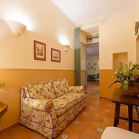 Mergellina 3*