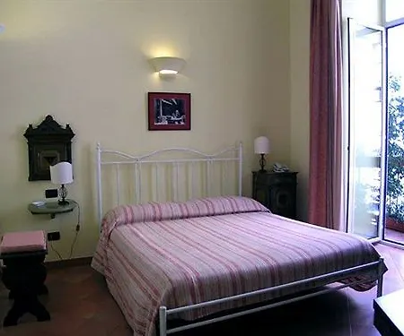 Mergellina 3* Neapol