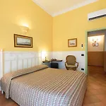 Mergellina 3* نابولي