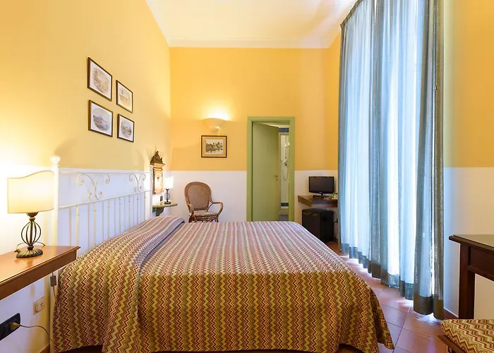 Hotel Mergellina 3*